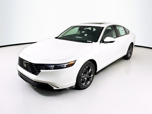 New 2025 Honda Accord EX-L image 4