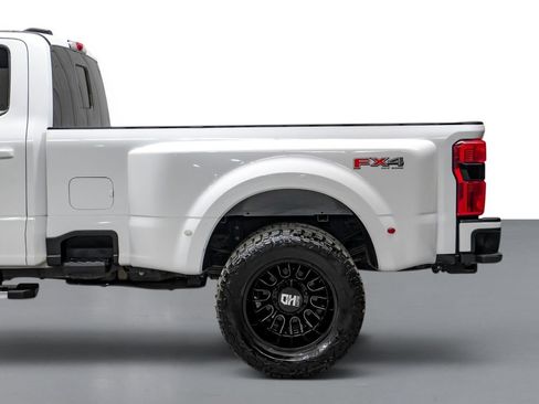 Used 2024 Ford F350 Lariat w/ FX4 Off-Road Package AWD/4WD image 12