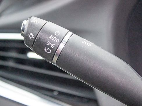 Used 2022 Buick Enclave Avenir w/ Avenir Technology Package image 29