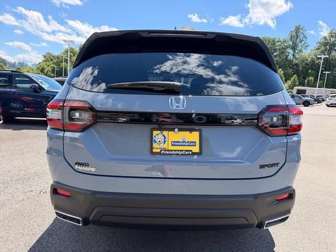 Used 2025 Honda Pilot Sport image 13