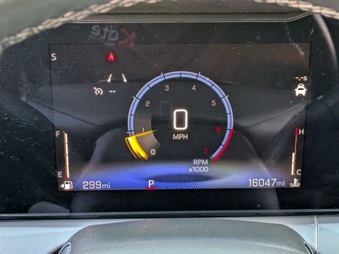 Used 2025 Chevrolet Trax LT w/ LT Convenience Package image 22