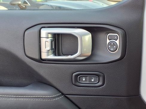 Used 2022 Jeep Wrangler Unlimited Sahara w/ Cold Weather Group image 23