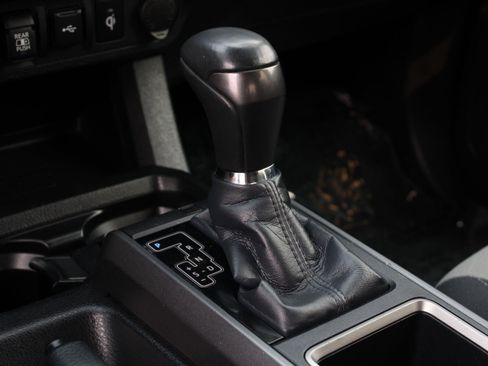 Used 2022 Toyota Tacoma TRD Sport AWD/4WD image 14