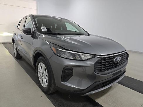 Used 2024 Ford Escape Active w/ Tech Pack #1 FWD image 3