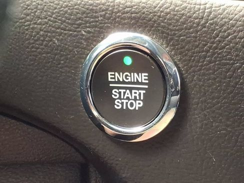 Used 2020 Ford Edge SE FWD image 19