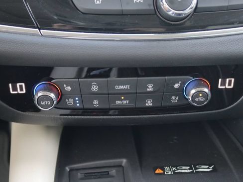 Used 2024 Buick Enclave Avenir w/ Trailering Package, 5000 lbs. FWD image 27