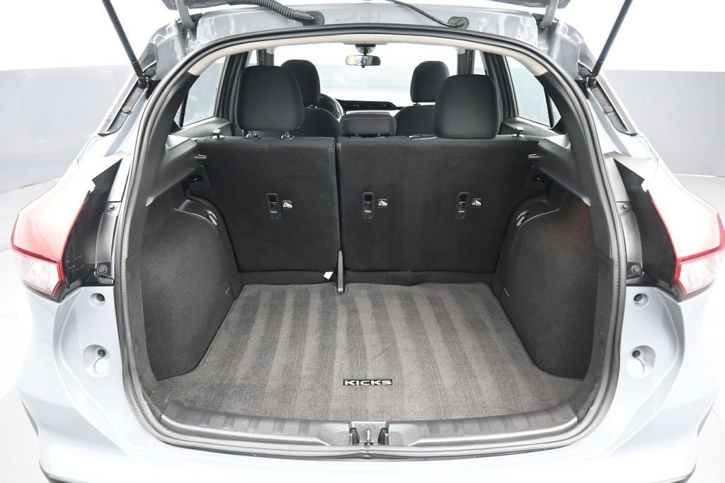 Used 2023 Nissan Kicks SR FWD image 42