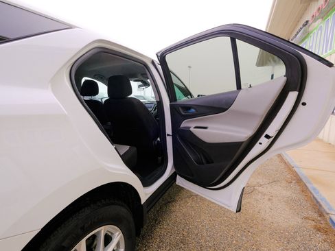 Used 2024 Chevrolet Equinox LT image 19