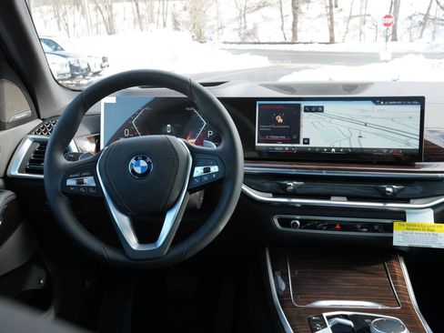 New 2026 BMW X5 xDrive50e w/ Climate Comfort Package image 3