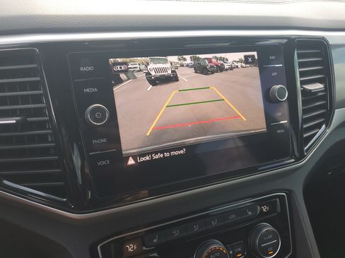 Used 2021 Volkswagen Atlas Cross Sport SEL FWD image 20