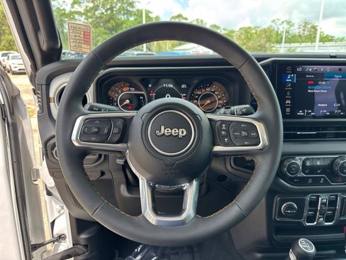 Certified 2024 Jeep Wrangler Unlimited Sahara AWD/4WD image 27