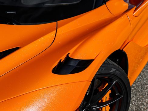 Used 2025 McLaren 750S Spider image 36