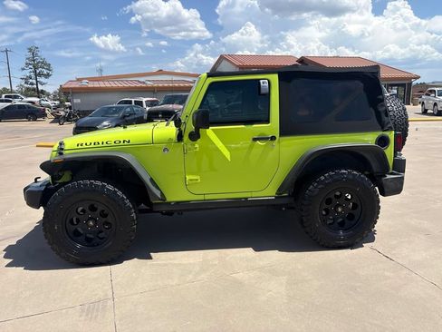 Used 2016 Jeep Wrangler Rubicon w/ Power Convenience Group AWD/4WD image 4