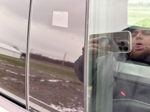 Used 2025 Tesla Cybertruck AWD Crew Cab image 22