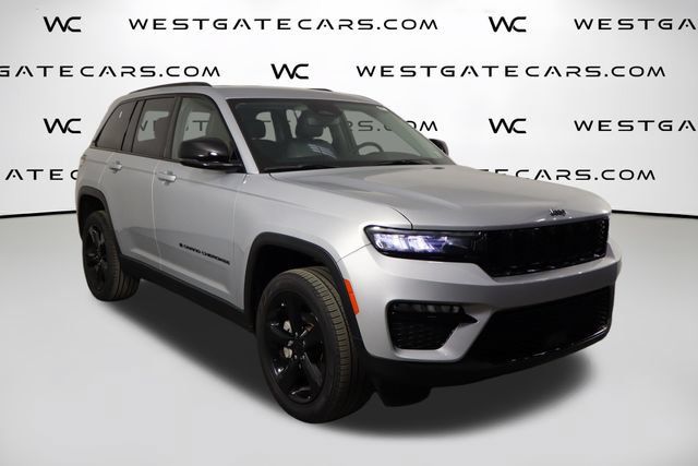 Used 2023 Jeep Grand Cherokee Limited w/ Black Appearance Package RWD image 43