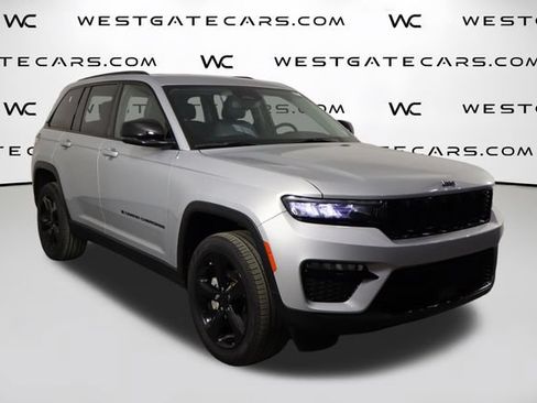 Used 2023 Jeep Grand Cherokee Limited w/ Black Appearance Package RWD image 43