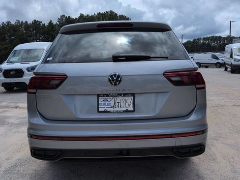 Used 2022 Volkswagen Tiguan SE R-Line FWD image 6
