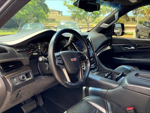 Used 2015 Cadillac Escalade ESV Platinum RWD image 14