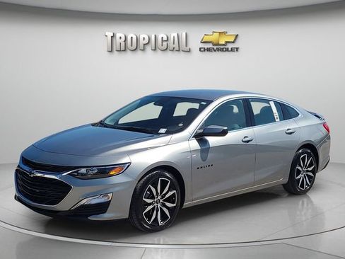 Used 2024 Chevrolet Malibu RS FWD image 1