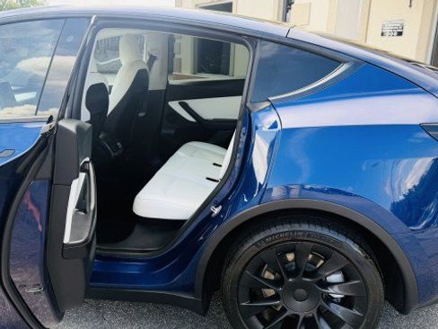 Used 2020 Tesla Model Y Long Range AWD/4WD image 11