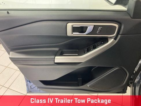Used 2023 Ford Explorer XLT w/ Equipment Group 202A AWD/4WD image 11