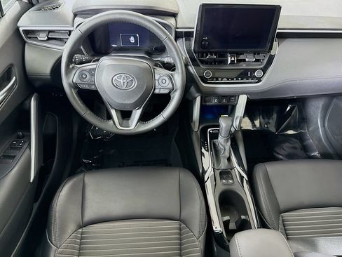 Used 2023 Toyota Corolla Cross AWD Hybrid w/ Convenience Package image 3