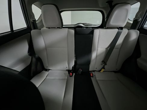 Used 2018 Toyota RAV4 XLE image 33