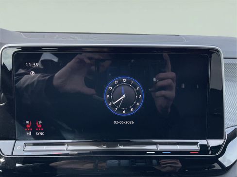 Used 2024 Volkswagen Atlas Cross Sport SEL R-Line image 28