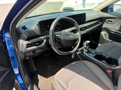 Used 2025 Kia K4 LXS FWD image 33