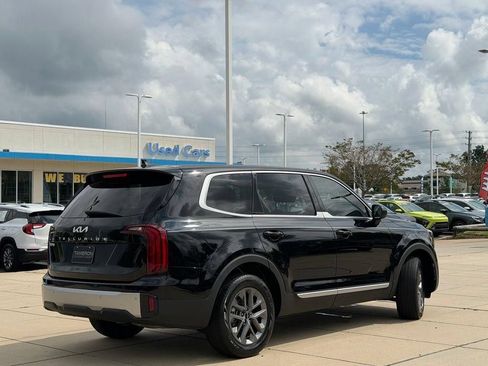 Used 2024 Kia Telluride LX FWD image 5