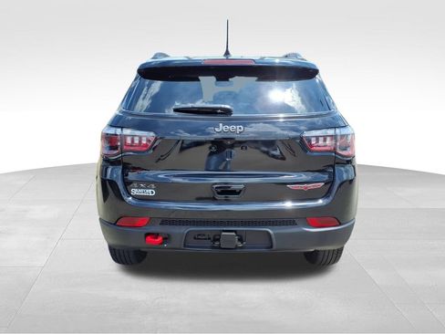 Used 2022 Jeep Compass Trailhawk w/ Trailhawk Convenience Group AWD/4WD image 23