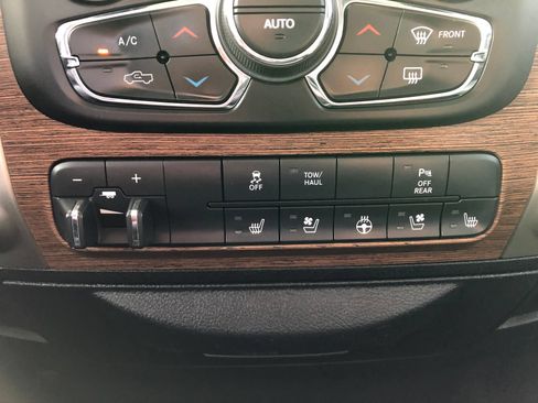 Used 2016 RAM 1500 Laramie AWD/4WD image 25