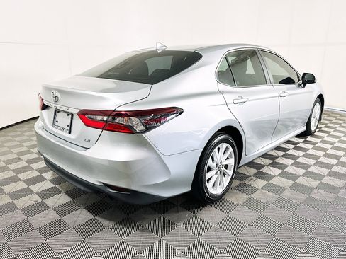 Used 2023 Toyota Camry LE image 3