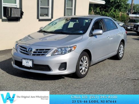 Used 2013 Toyota Corolla LE FWD image 3