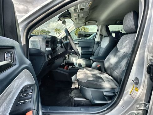 Used 2023 Ford Maverick XLT image 2