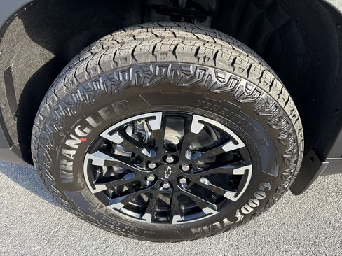 New 2026 Chevrolet Traverse Z71 w/ Driver Confidence Package image 11