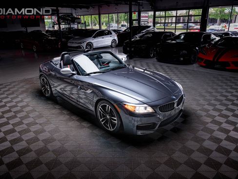 Used 2016 BMW Z4 sDrive35is RWD image 3