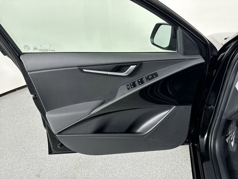 Used 2023 Kia Niro EX image 20