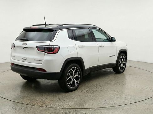 Used 2025 Jeep Compass Limited image 6