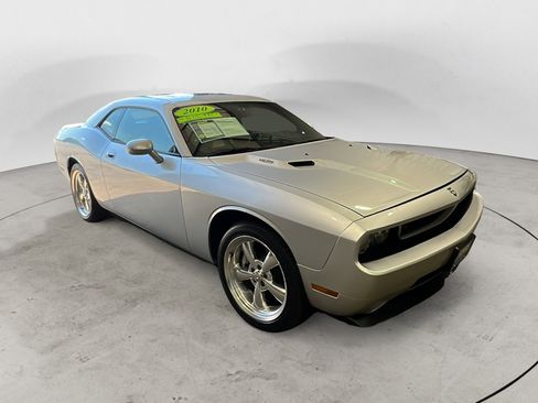 Used 2010 Dodge Challenger R/T RWD image 8
