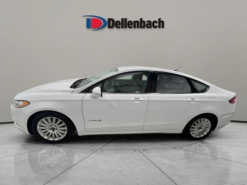 Used 2015 Ford Fusion SE FWD image 2