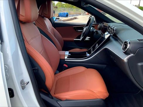 Used 2025 Mercedes-Benz C 300 Sedan image 9