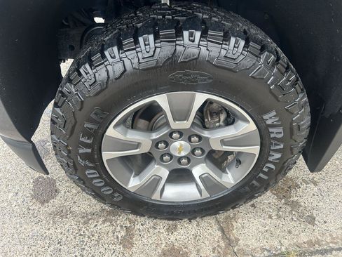 Used 2017 Chevrolet Colorado Z71 AWD/4WD image 12