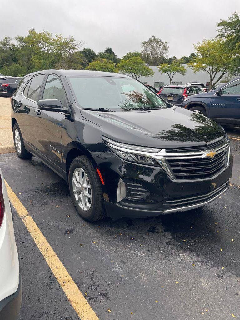 Used 2024 Chevrolet Equinox LT w/ LPO, Floor Liner Package FWD image 4
