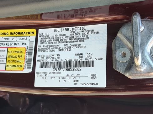 Used 2017 Ford Fusion Energi Titanium FWD image 31
