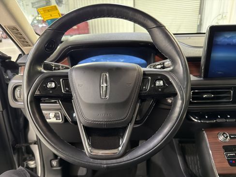 Used 2023 Lincoln Aviator Reserve w/ Equipment Group 201A image 17