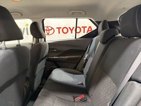 Used 2023 Nissan Kicks SV image 18