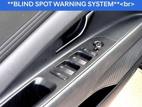 Used 2025 Hyundai Elantra Sport image 15