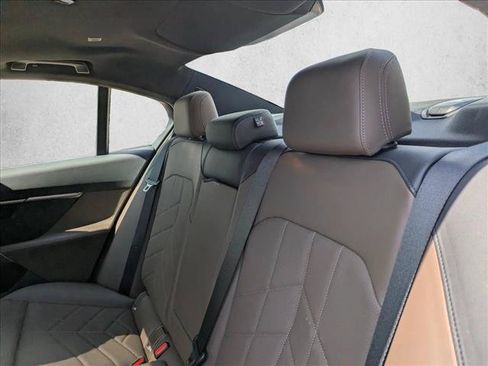 Used 2026 BMW 530i w/ Premium Package RWD image 13