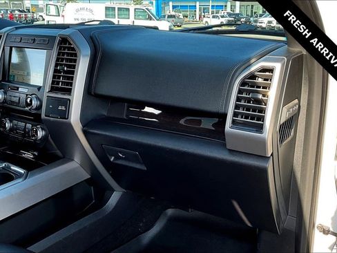 Used 2017 Ford F150 Platinum w/ Equipment Group 701A Luxury AWD/4WD image 26